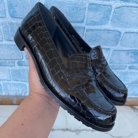 stuart weitzman croc embossed patent leather loafers size 8 - Picture 5 of 11